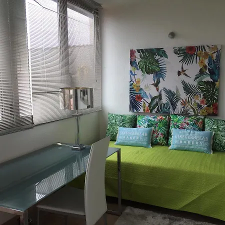 Casa Del Mar - Beachfront City Centre Apt With Parking