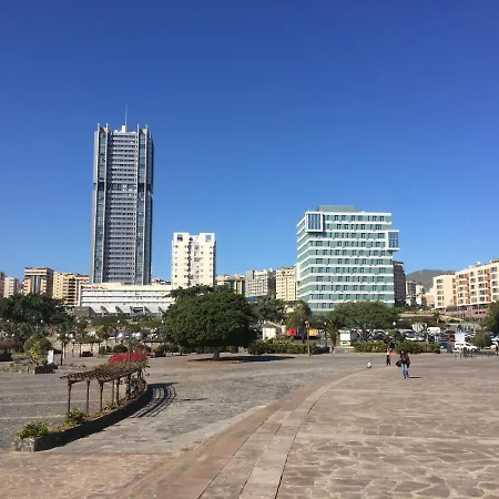 Casa Del Mar - Beachfront City Centre Apt With Parking サンタクルスデテネリフェ